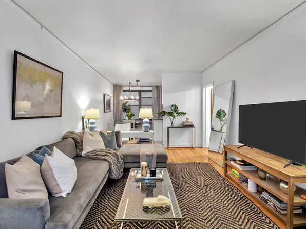 222 East 35th Street 1E image 3 of 12