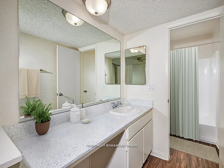 Mellmanor Apartments — Photo 13