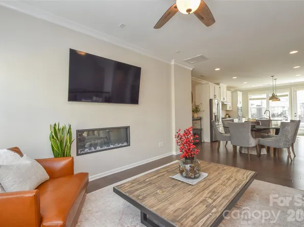 612 Tudor Park Way, Charlotte, NC 28211