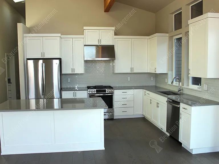 3038 NW Clearwater Dr — Photo 9
