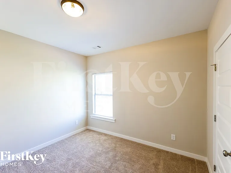 262 Wolf Rd W — Photo 11