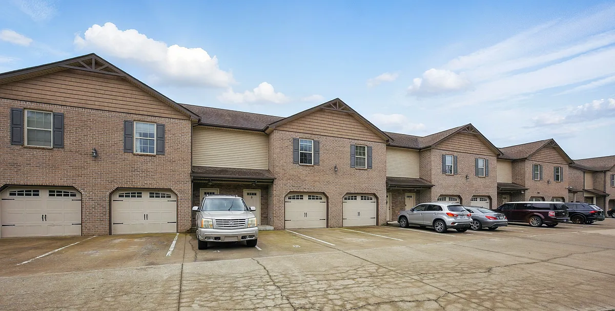Building Photo - 850 Tracy Ln #3
