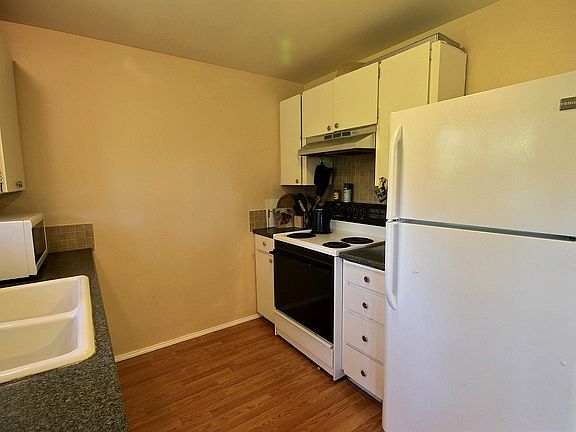 5th image of 18705 82nd St E