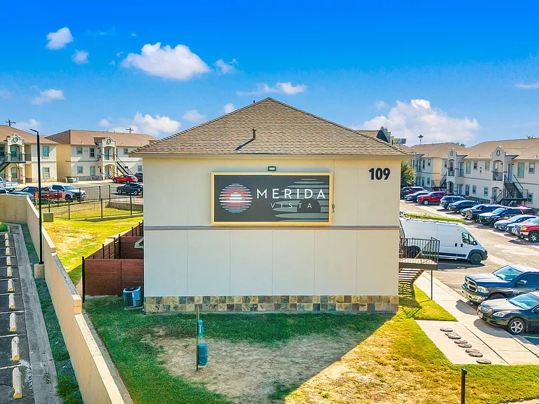 The corner of a residential area featuring the interior of Merida Vista Apartments in Laredo, Texas