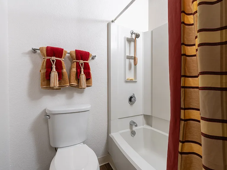 The Seasons Apartments — Photo 13