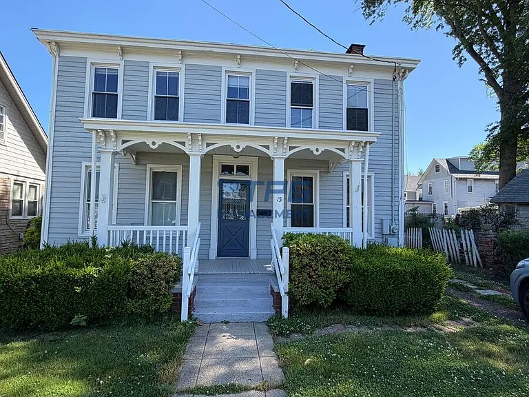 15 Center St — Photo 1