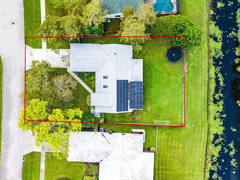 1252 Raintree Ln — Photo 45