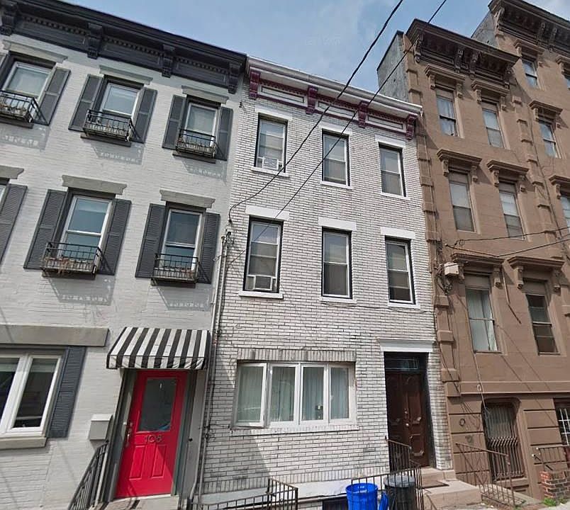 1st image of 106 7th St APT 2