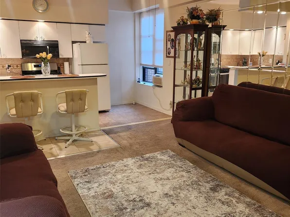 160-15 Powells  Cove Boulevard #D203, Beechhurst, NY 11357