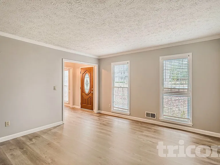 119 Heritage Way — Photo 3