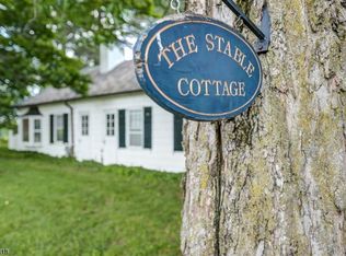 3 Hartley Farms Rd, Morristown, NJ 07960