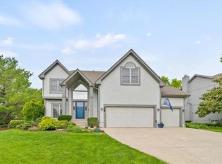15924 Ash St, Overland Park, KS 66085