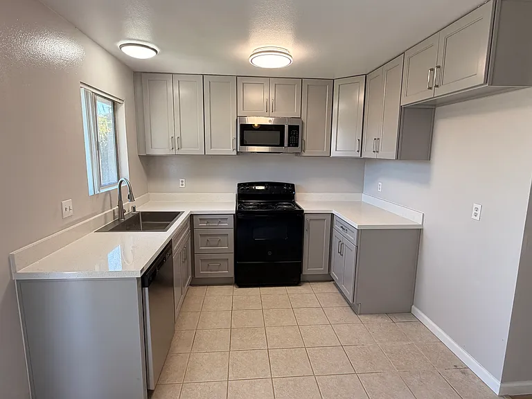 541 Pacific Ave — Photo 7