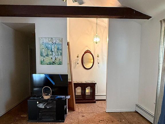 5th image of 4643 Pleasant Mills Rd