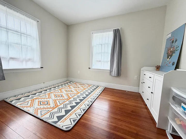 52 Linden St — Photo 15