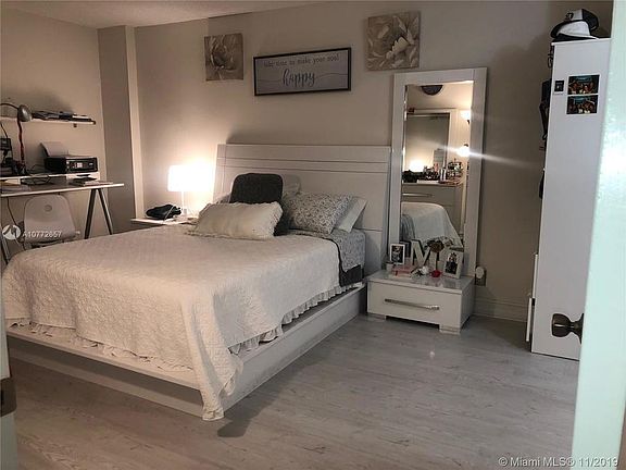 4th image of 3300 NE 192nd St APT 1007
