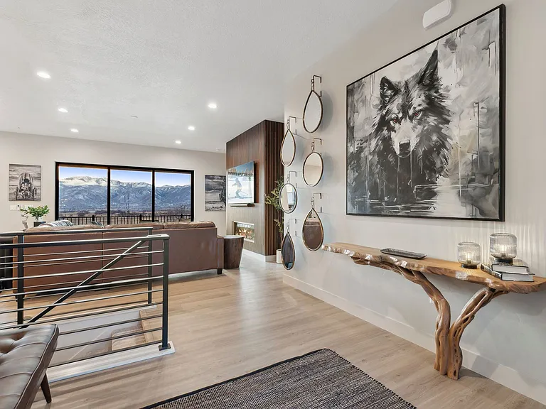 Gorgeous views the moment you walk thru the door..