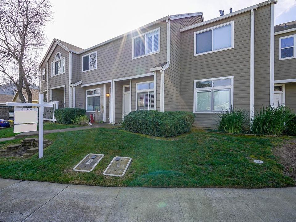 1st image of 3105 Woods Cir