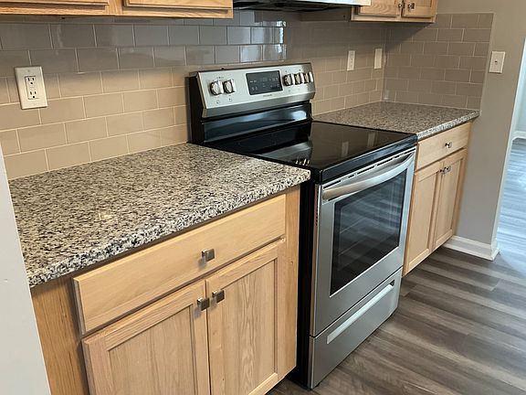 3rd image of 11725 Village Pond Dr