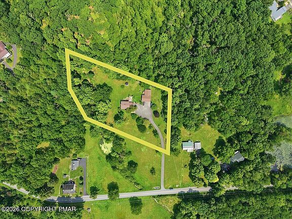 5th image of 256 Craigs Meadow Rd