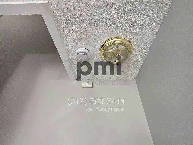 153 S Cypress Ave — Photo 23