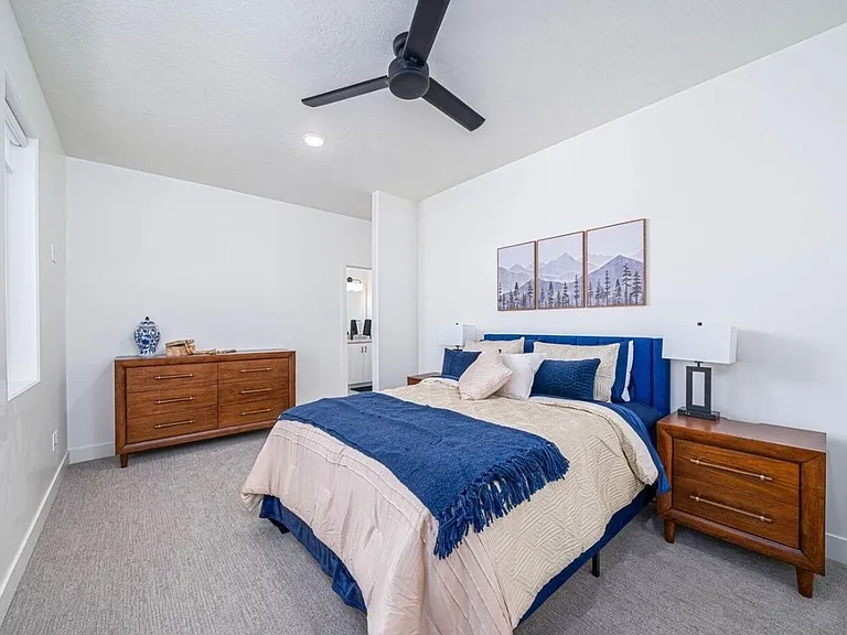 665 E 2015 N — Photo 2
