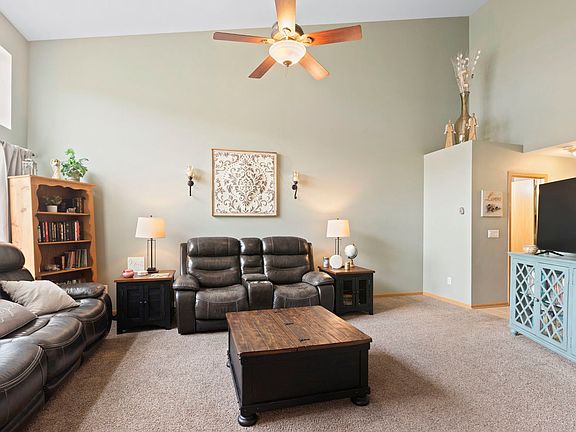5th image of 3233 Wineberry Dr
