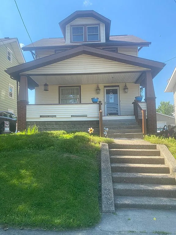 948 Tremont Ave SW photo 1