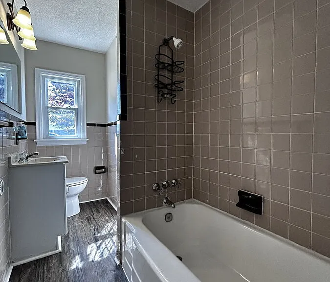 8911 Kammerer Ave — Photo 17