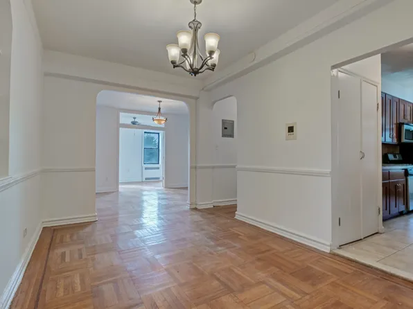 909 East 29th Street image 5 of 15