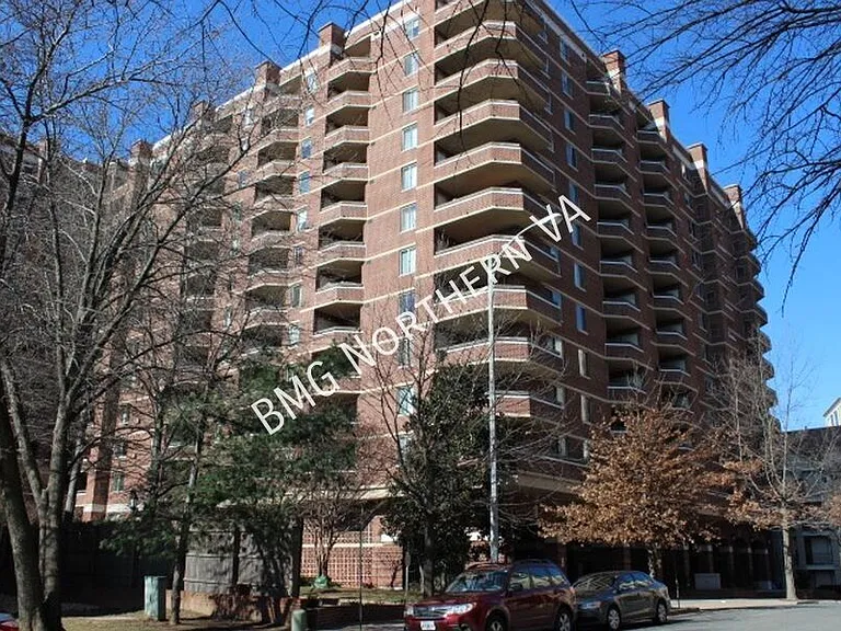 1276 N Wayne St #909 — Photo 1