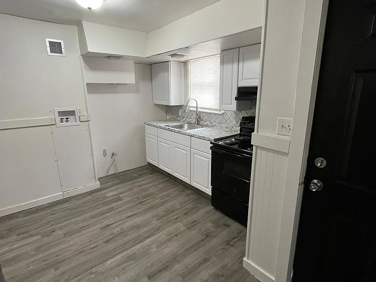 324 Taylor Ave #1 — Photo 4