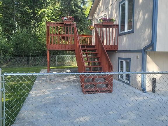 4th image of 1430 Helenka Dr