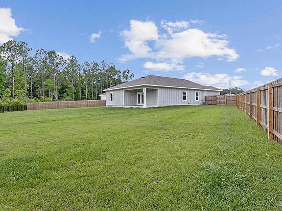 4th image of 906 Windmill Cir