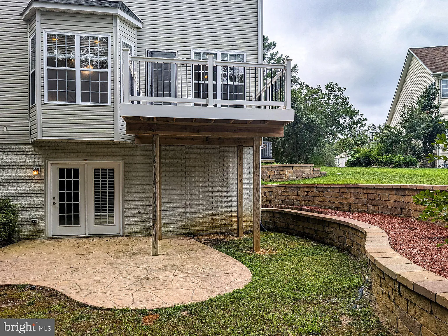 3 bed, 3.5 bath, 2719 sqft, $2,600 — Photo 2