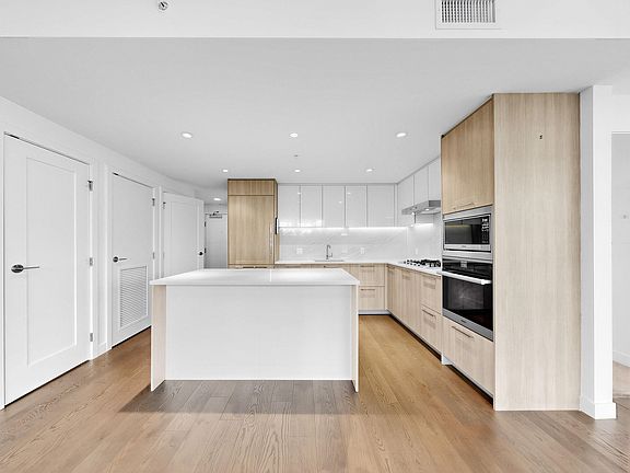 5th image of 8160 McMyn Way #608