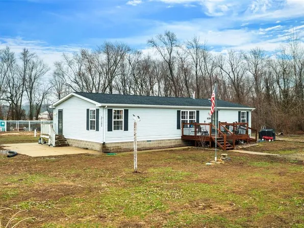 21398 Sunset St, Mount Olive, IL 62069