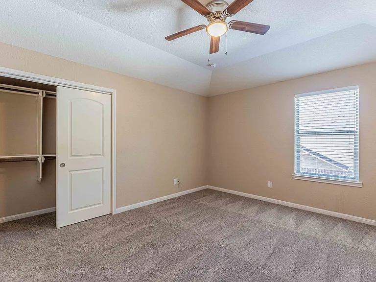 8730 Poppy Hls — Photo 32