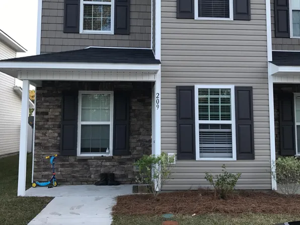 209 Grove Ln, Havelock, NC 28532