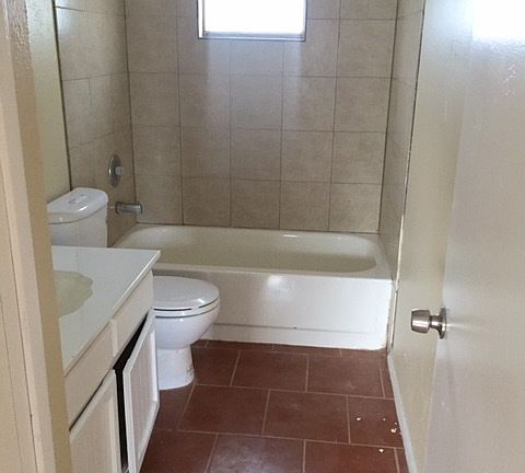 3rd image of 5923 Lake Nacoma St