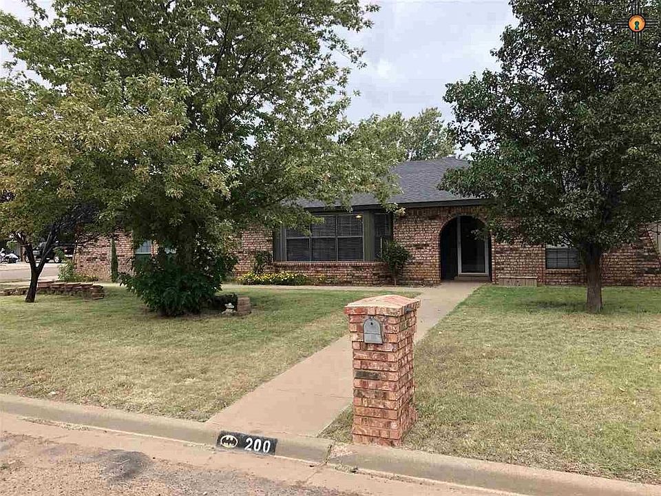 1st image of 200 Chanticleer Pl