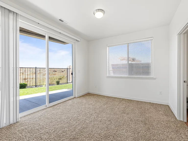 Columbia River Walk Apartments — Photo 137