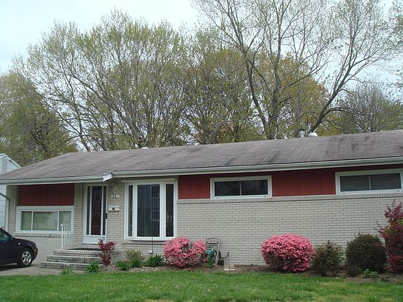 3rd image of 33 Pennwood Dr