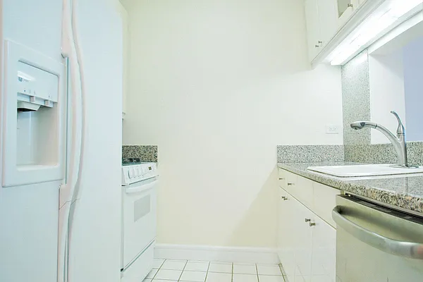Rented by Compass | media 9