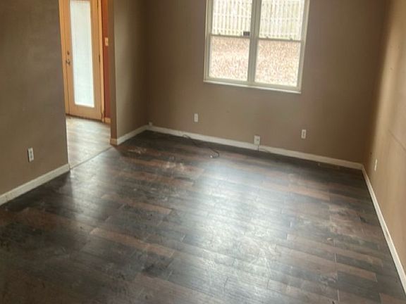 4th image of 2001 Lemontree Ln