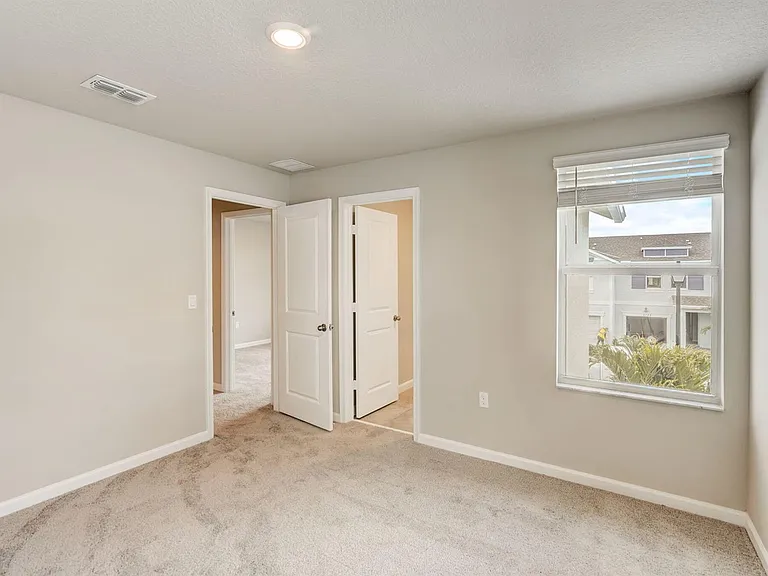5728 SE Edgewater Cir — Photo 9