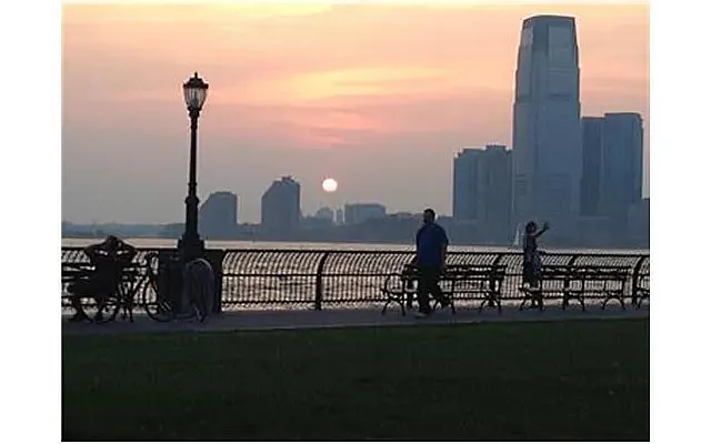 Rented by R New York | media 16