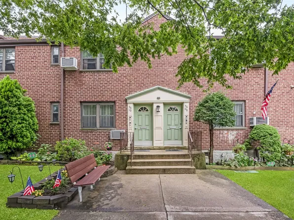 56-10 244 Street #1, Douglaston, NY 11362