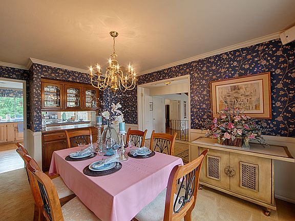 4th image of 20802 Hillmoor Dr
