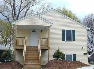 98 Crescent St, Providence, RI 02907